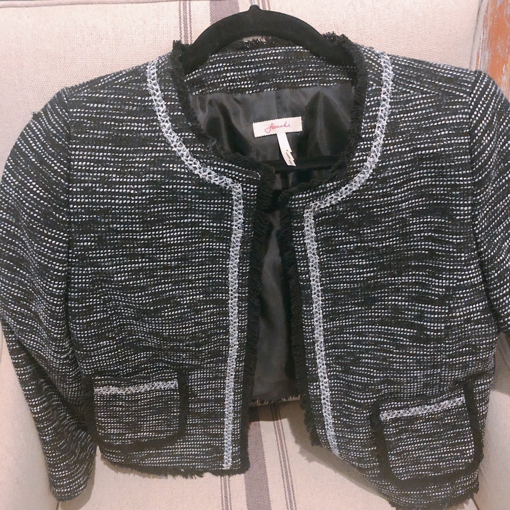 BLACK AND WHITE BLAZER!!